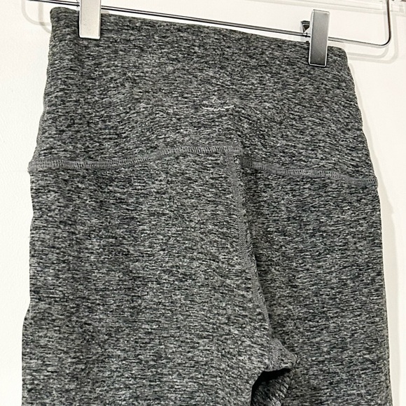 Beyond Yoga Space-Dyed High-Waisted Leggings Charcoal XS - Picture 4 of 9